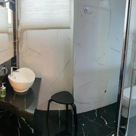 Th Luxury Fly Penzion